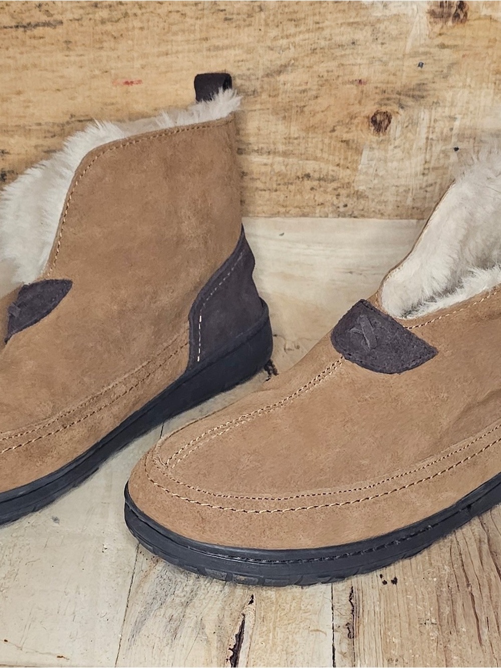 Dearfoams Men's Suede Shearling-Lined Casual Slip-On Boots - Tan